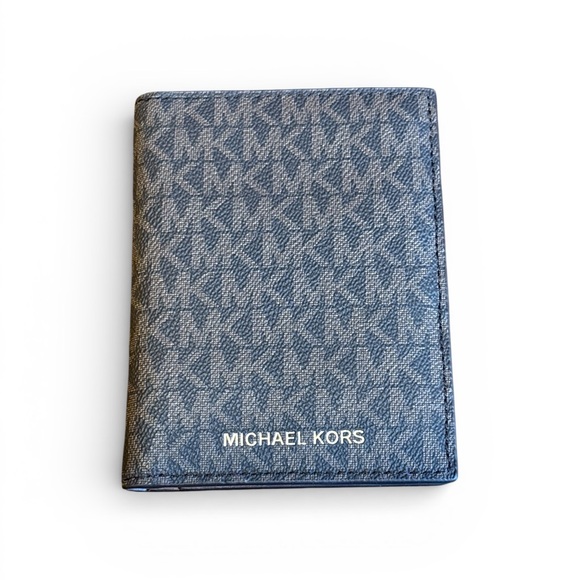 Michael Kors Other - Unisex Michael Kors Jet Set signature logo passport NWOT
